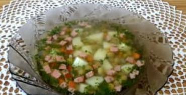 グリーンピース入りチキンスープ エンドウ豆と卵の春スープ
