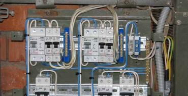 Mengganti meteran listrik di apartemen - poin penting