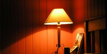 حساب إضاءة الغرفة في الظروف المنزلية: التكتيكات الصحيحة